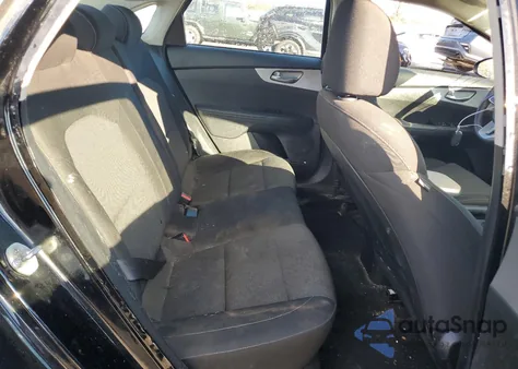 2023 Kia Forte Lx z USA, uszkodzony, nr VIN 3KPF24AD8PE538606